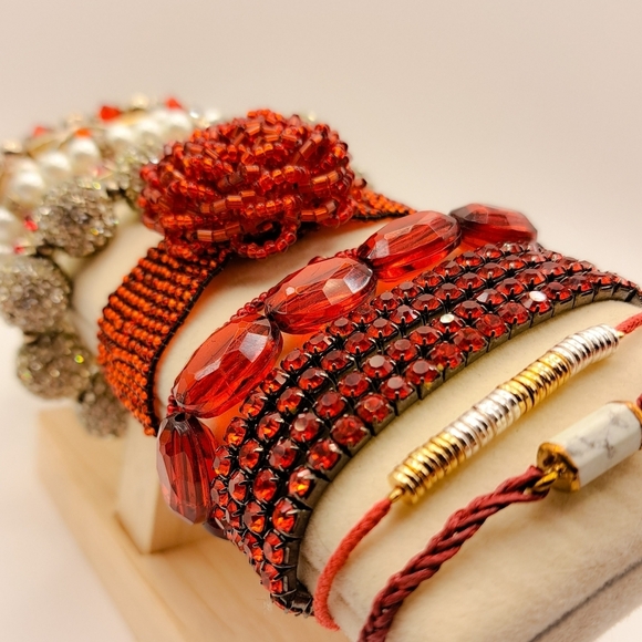 Lot Of Dazzling Ruby Red Stretch Bracelets - Picture 6 of 6